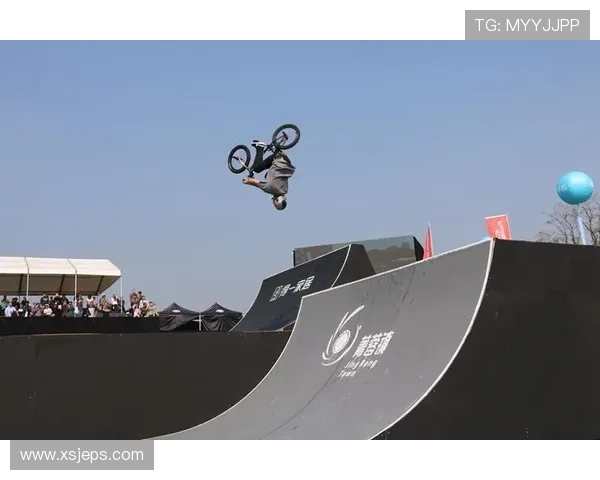 成都与上海极限运动队赛后战术分析与复盘探讨